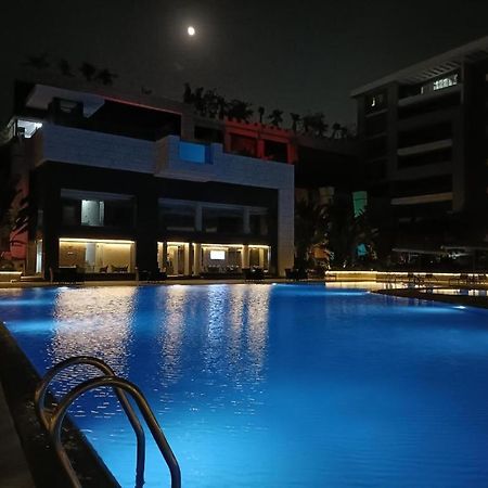 Parkside Boutique 3 Bbr Serviced Apartment - Ocean Blue - Near Airport Kairo Bagian luar foto