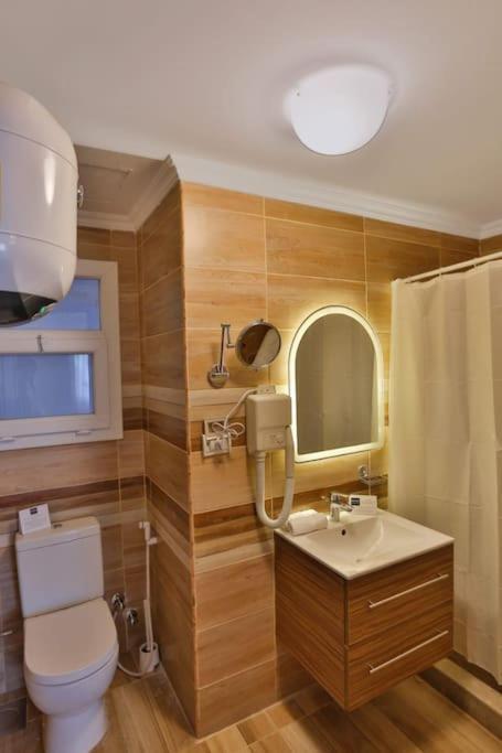 Parkside Boutique 3 Bbr Serviced Apartment - Ocean Blue - Near Airport Kairo Bagian luar foto